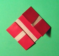 Dannebrog foldes, 25